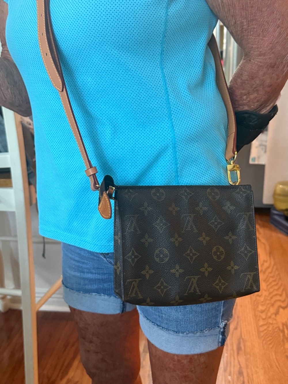 Louis Vuitton Monogram Poche Toilette 19 Cosmetics Pouch - Picture 16 of 16